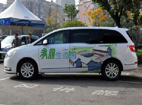 蒙自户外车贴喷绘如何保持效果?